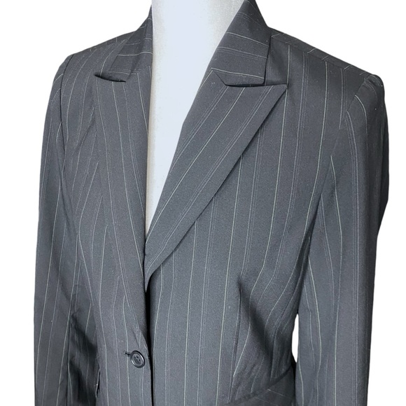 BCBG Maxazria Women Black Pinstripe Blazer Suit Jacket Work Career Academia 6 - Picture 2 of 10